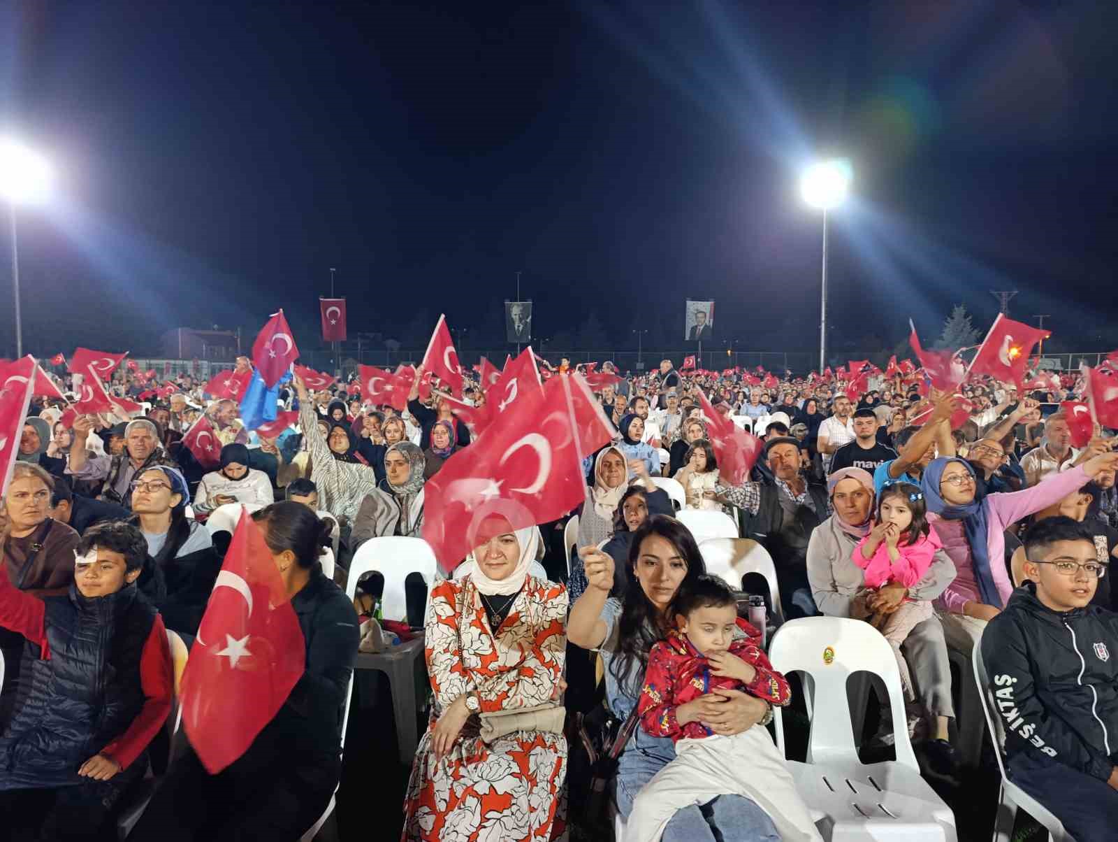 TBMM Baskanı Kurtulmuş: "Artık önümüzde yeni bir kapı açılmış, yeni bir yolun başlangıcındayız"