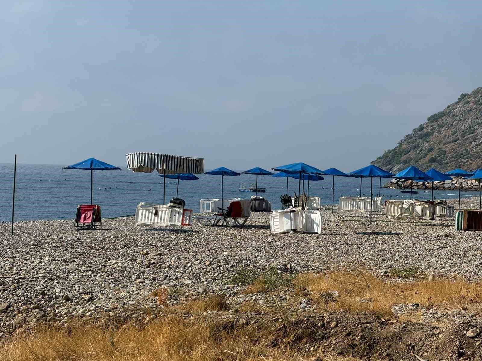 Mersin’de tarım arazilerine izinsiz girilmesine mahalle sakinlerinden tepki