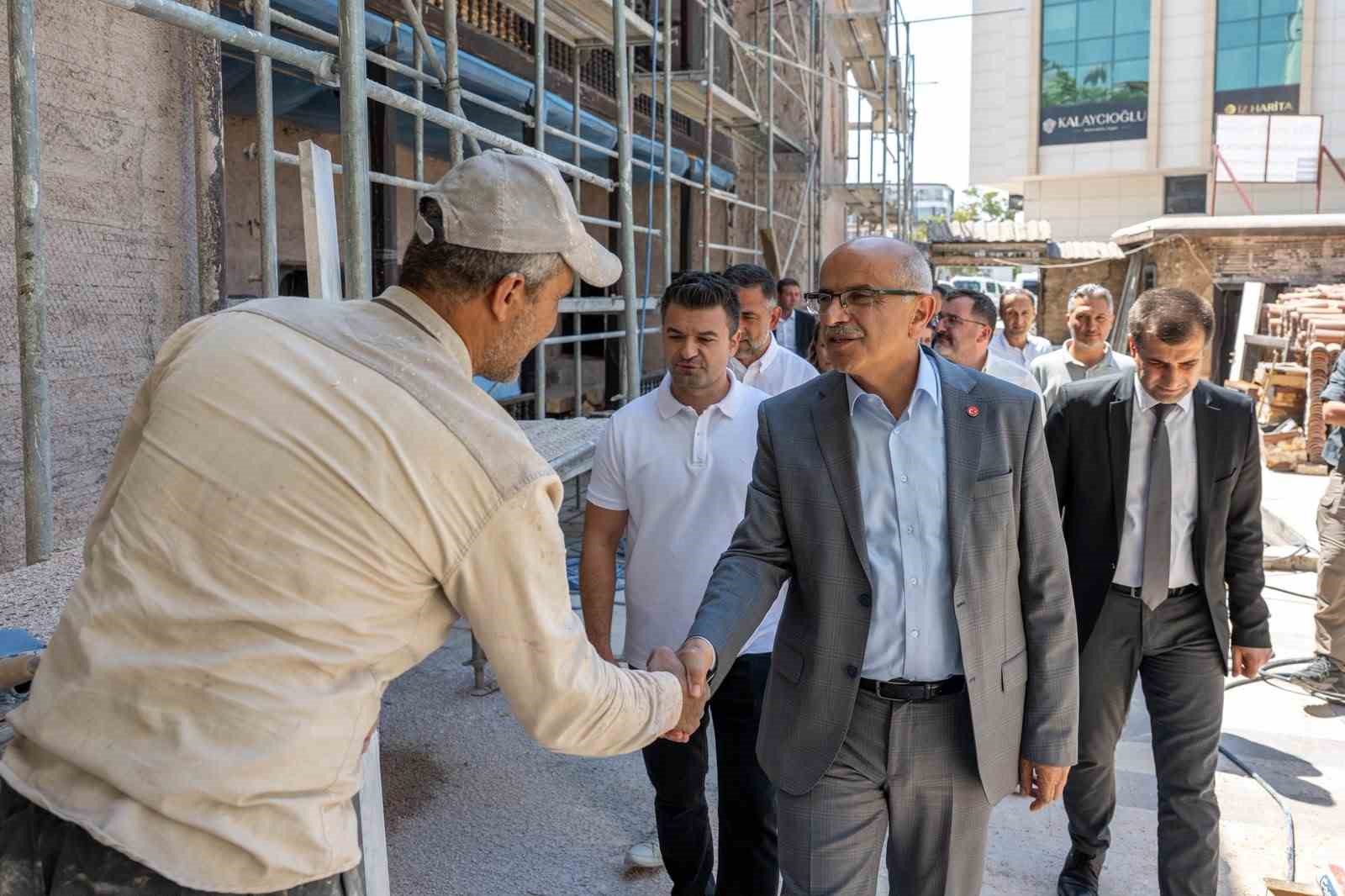 6 Şubat’ta hasar gören tarihi konak yeniden ayağa kaldırılıyor