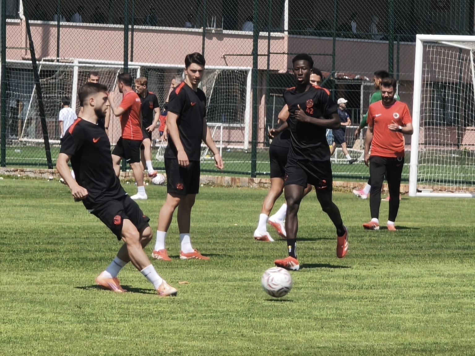 Metin Diyadin: "6 puan bizi şu an için farklı bir atmosfere sokmamalı"