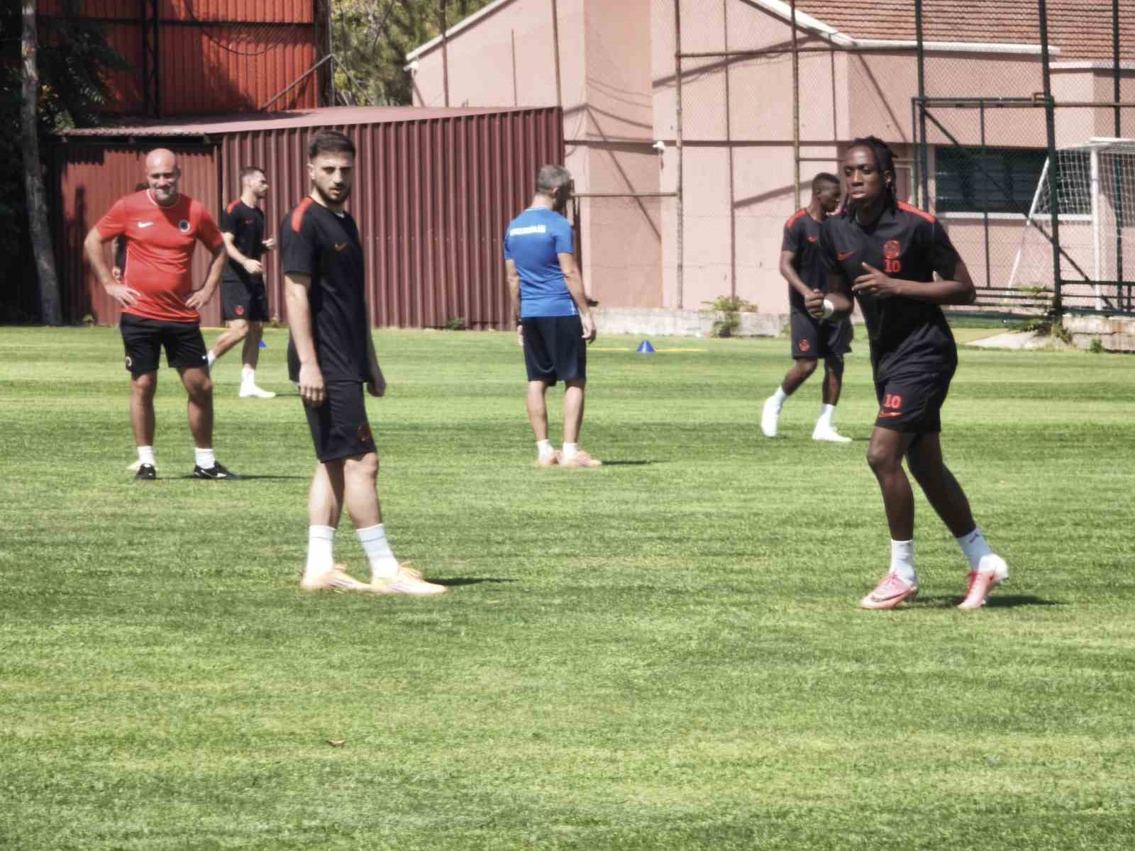 Metin Diyadin: "6 puan bizi şu an için farklı bir atmosfere sokmamalı"