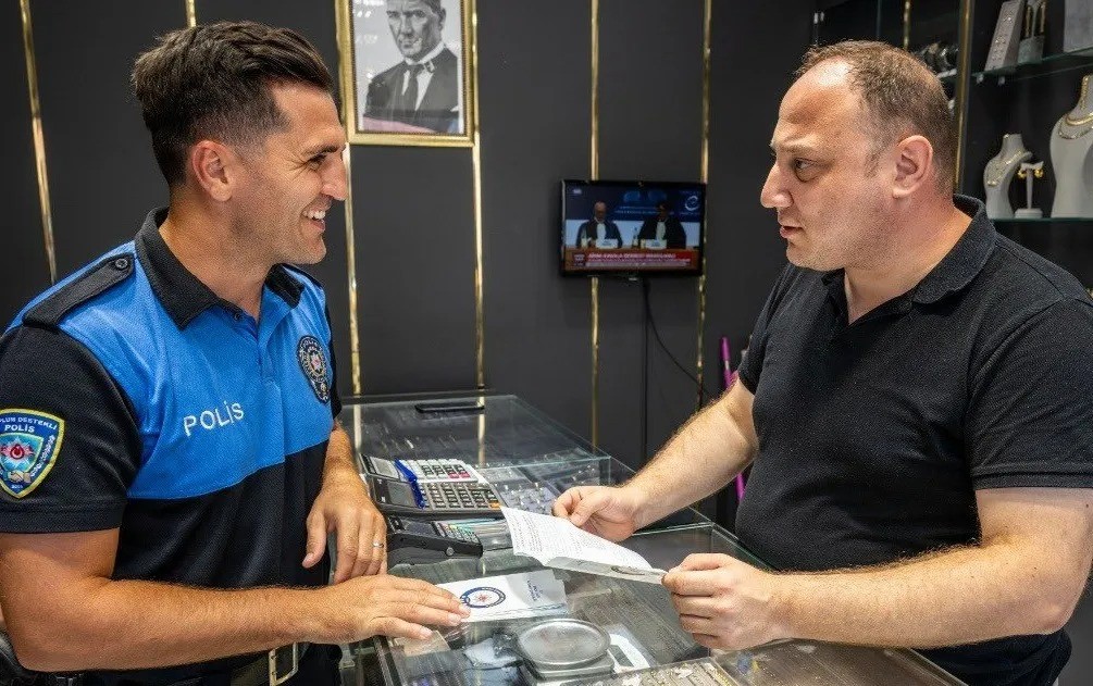 Sinop’ta polis, vatandaşları bilgilendirdi