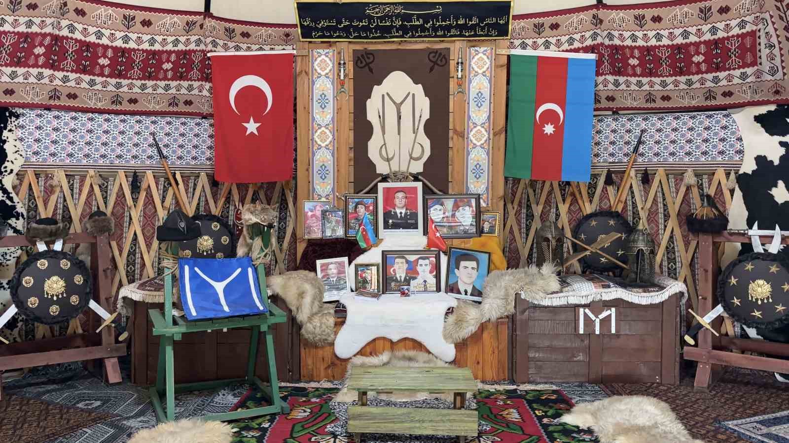 Kendi kurduğu otağında Malazgirt Zaferi’nin 955. yıl dönümünü kutladı