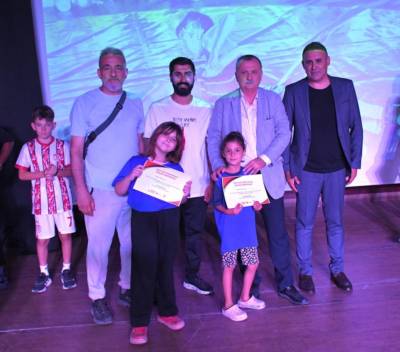 Yunusemre’de 4 bin çocuk sporla buluştu