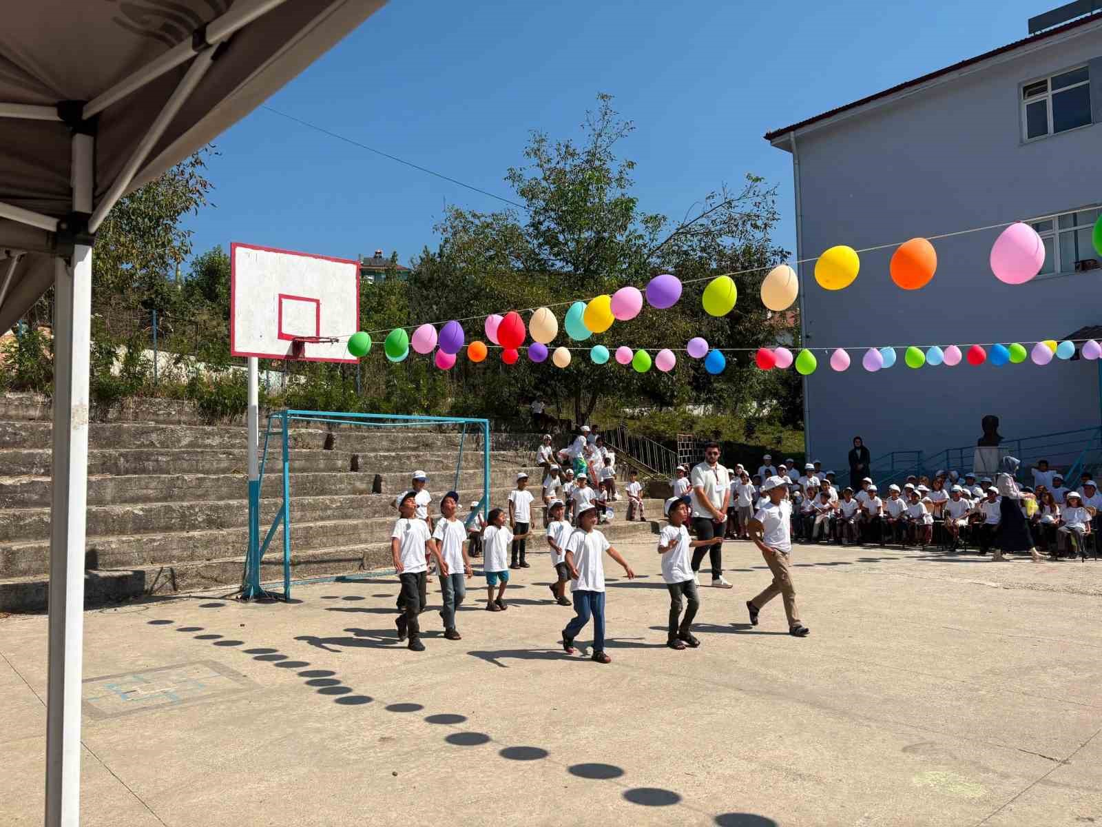 Mevsimlik tarım işçilerinin çocuklarına eğitim desteği