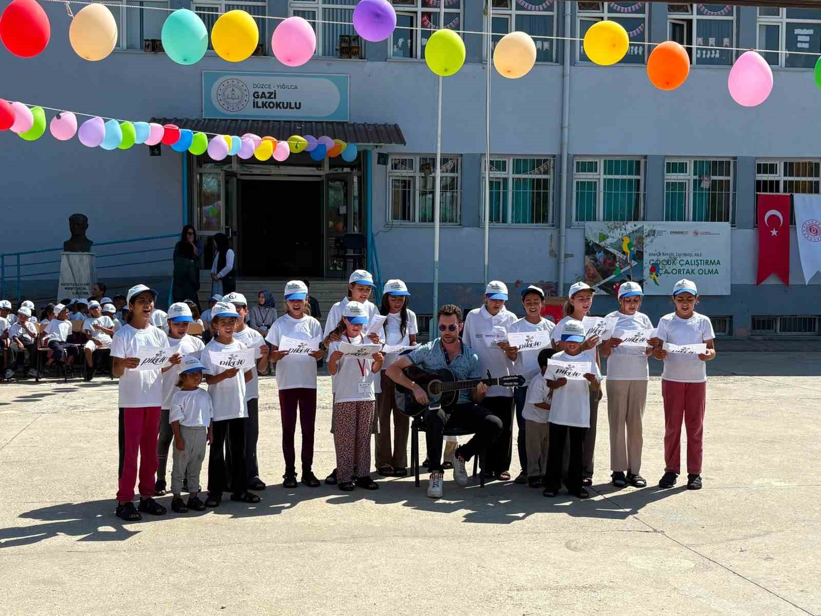Mevsimlik tarım işçilerinin çocuklarına eğitim desteği