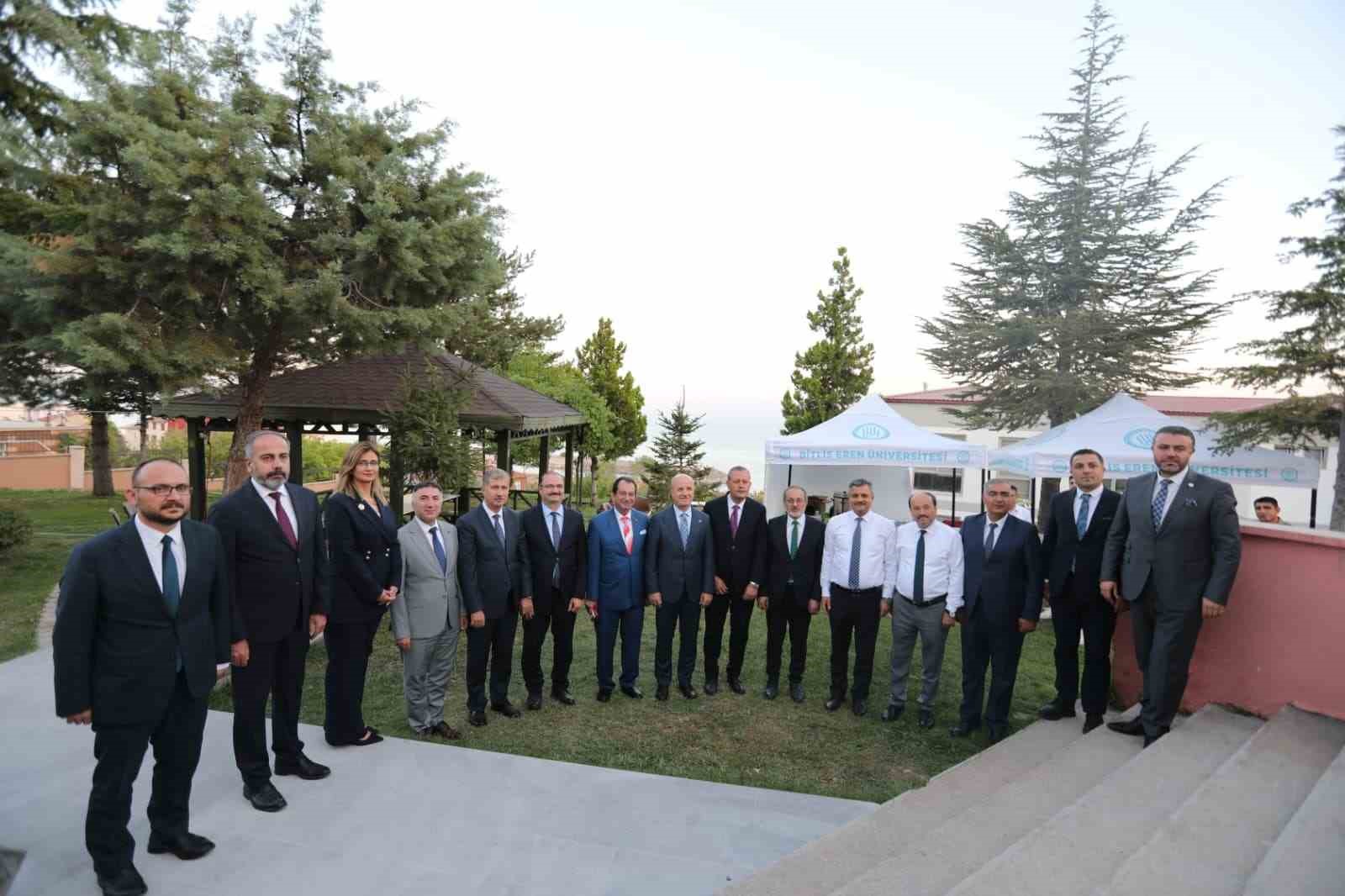 YÖK Başkanı Özvar, bölge üniversiteleri rektörleriyle Ahlat’ta bir araya geldi