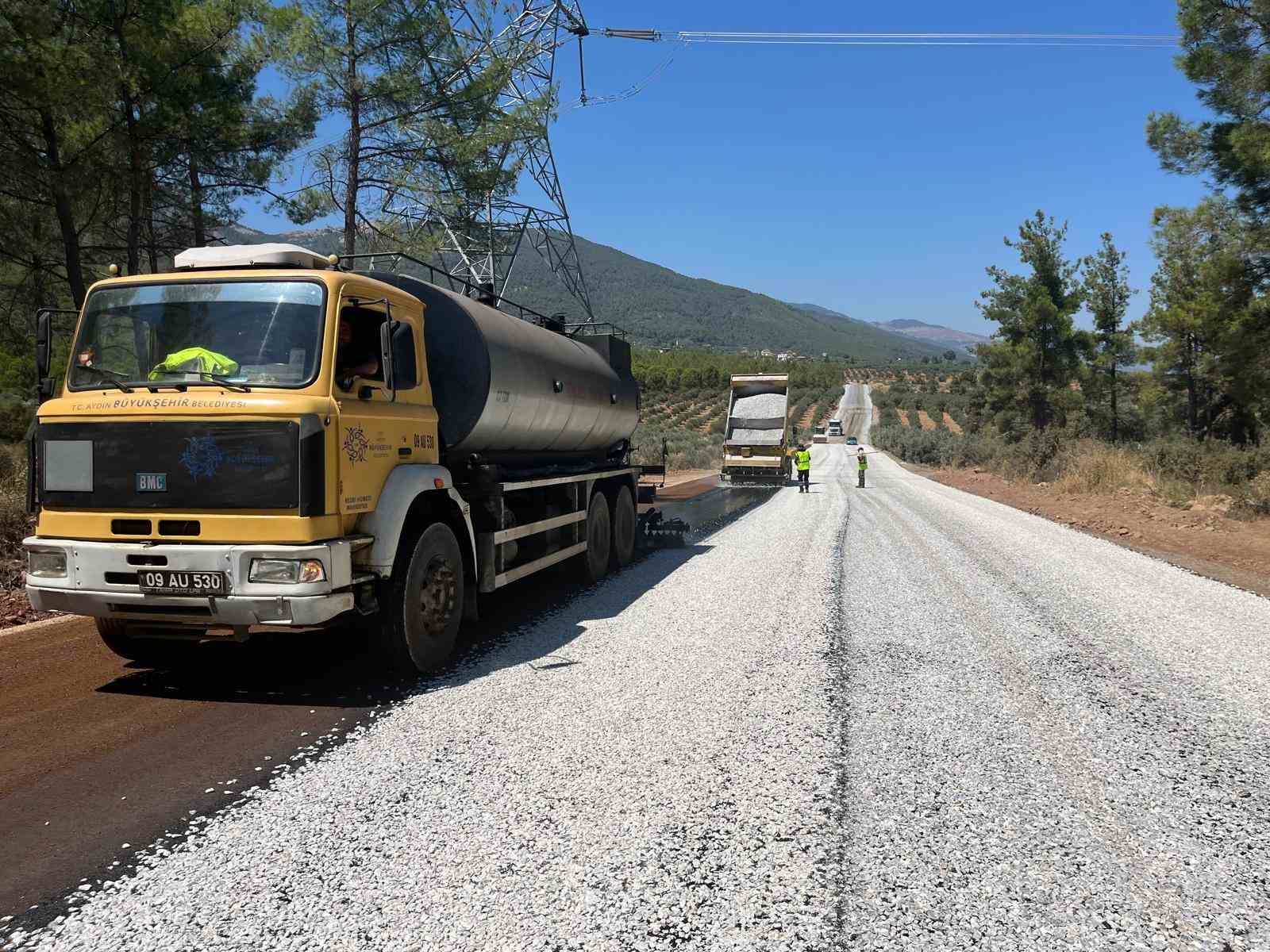 Büyükşehir’in ulaşım yatırımları 17 ilçede eş zamanlı olarak devam ediyor