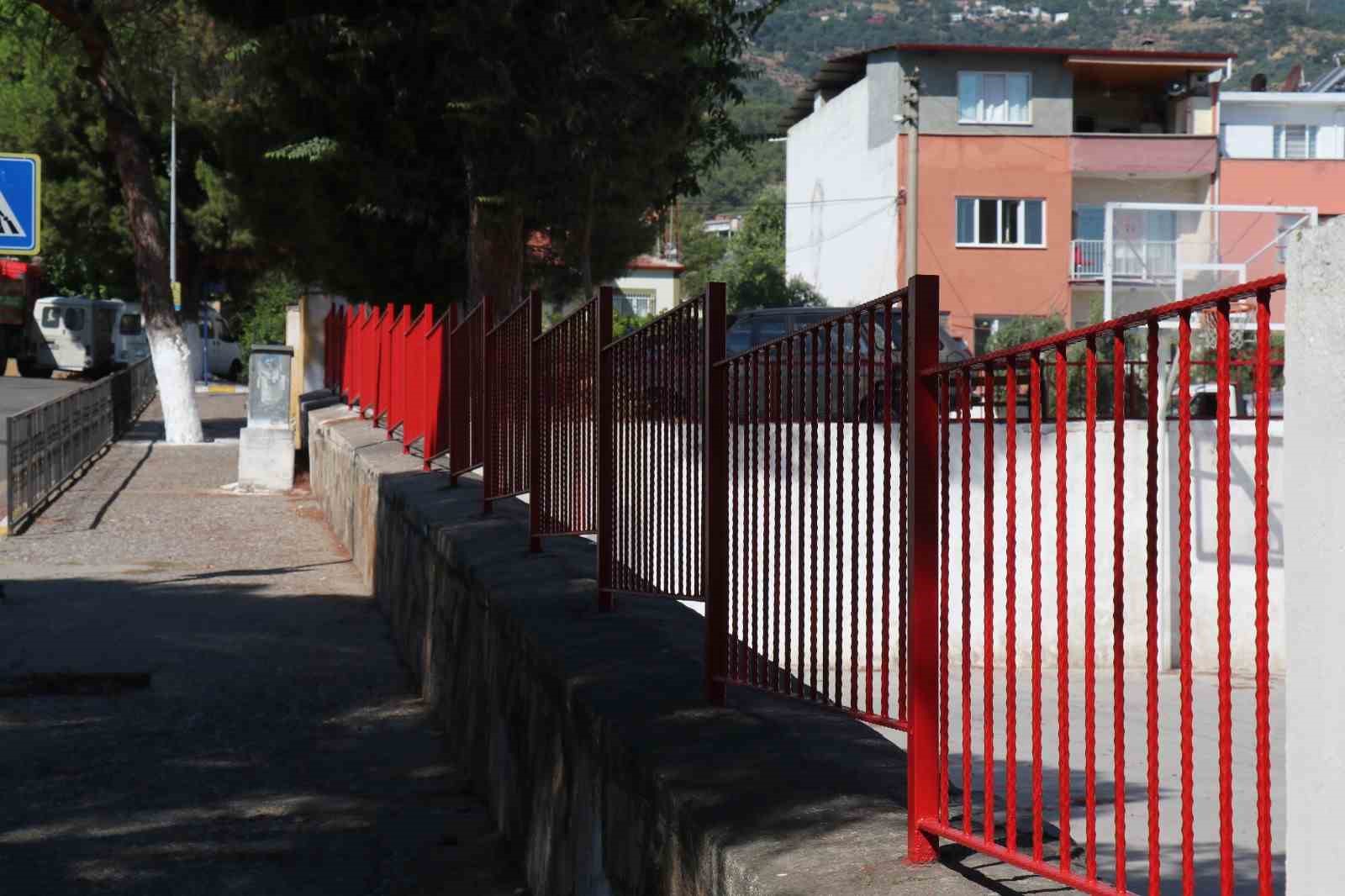 Bozdoğan Belediyesi okullarda çalışmalarını sürdürüyor