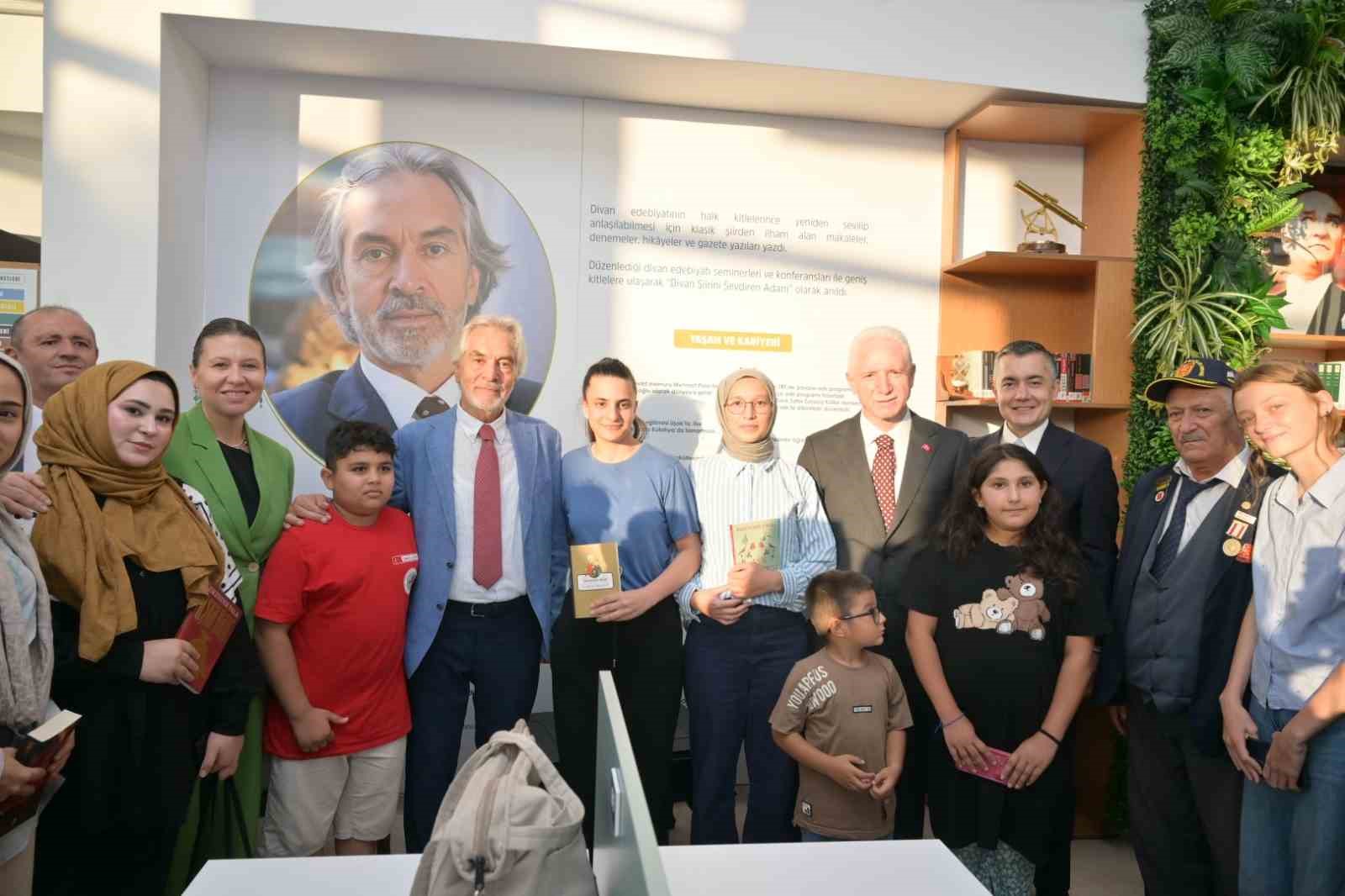 Esenyurt’ta emekliler kafesi ile kütüphane tesisleri hizmete açıldı
