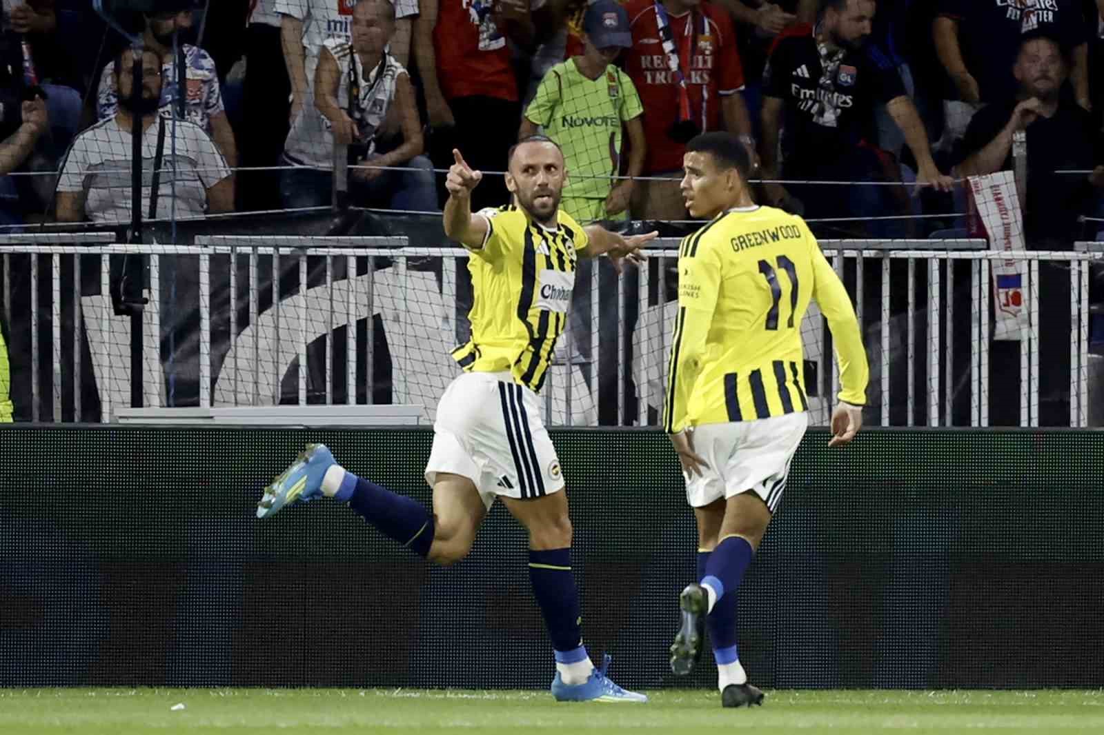 UEFA Şampiyonlar Ligi: Lyon: 0 - Fenerbahçe: 2 (İlk yarı)