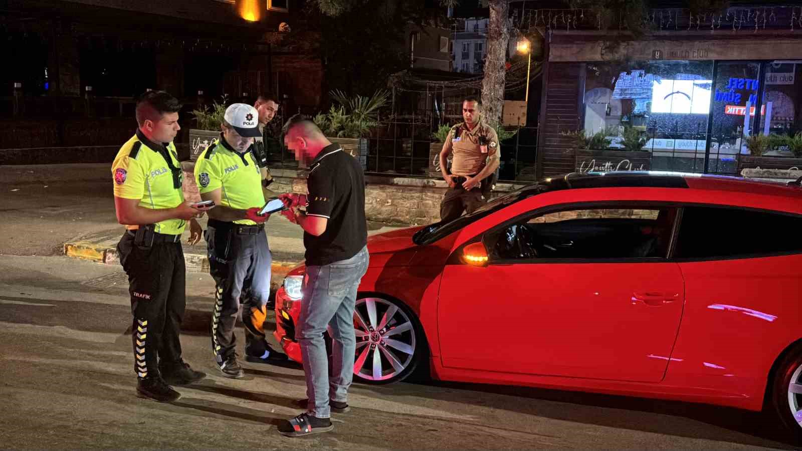 Tehlikeli araç kullanan sürücüye uygunsuz modifiyeden 5 bin TL ceza