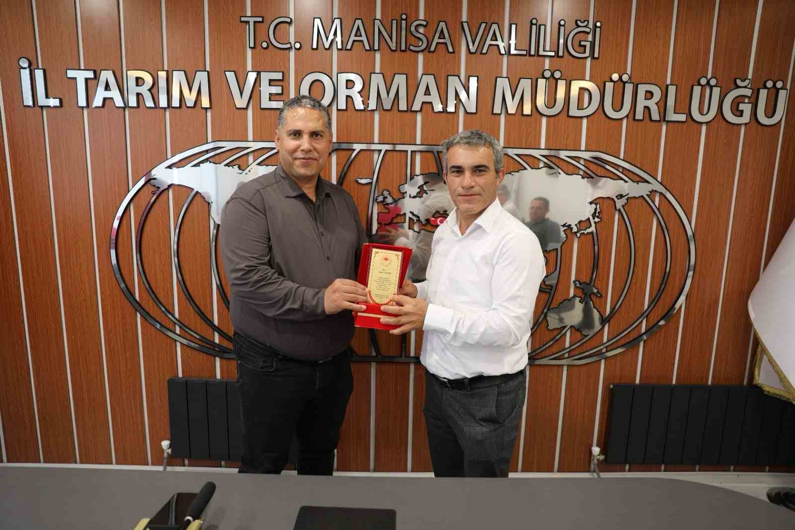 Manisa Tarım ve Orman Müdürlüğünde iki isim yeni görev yerlerine uğurlandı