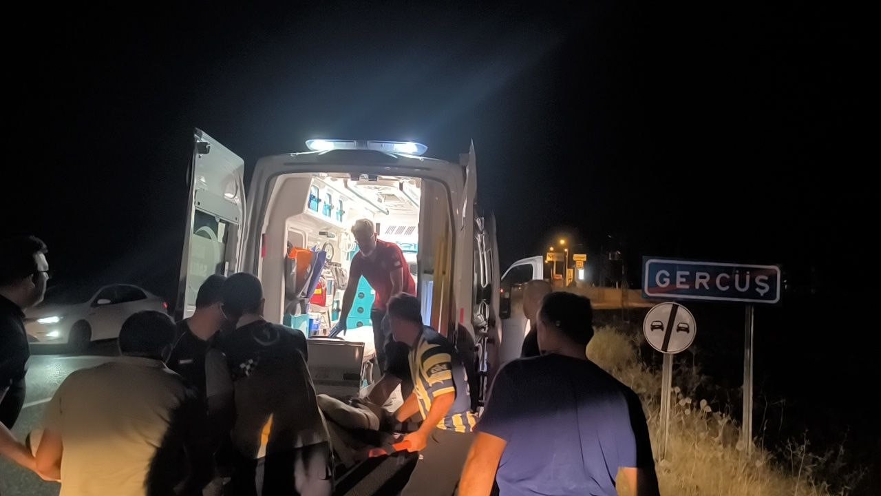 Batman’da pikap tarlaya uçtu: 2 yaralı