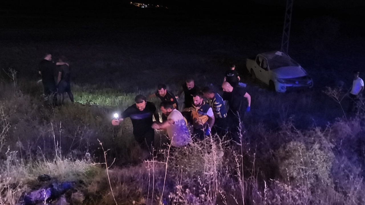 Batman’da pikap tarlaya uçtu: 2 yaralı