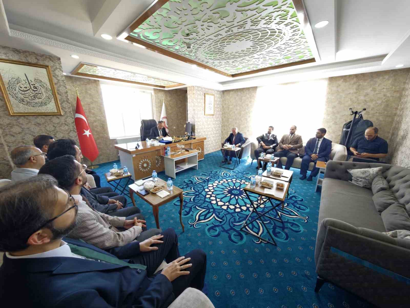 Diyanet İşleri Başkanı Arpaguş, Ahlat’ta ilçe müftüleriyle bir araya geldi