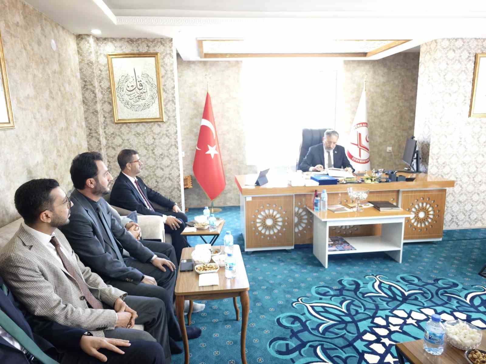 Diyanet İşleri Başkanı Arpaguş, Ahlat’ta ilçe müftüleriyle bir araya geldi