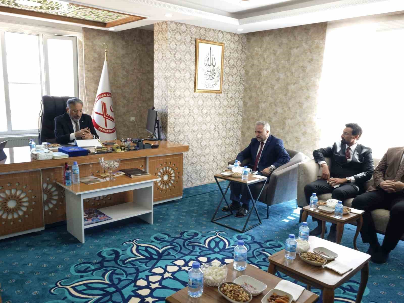 Diyanet İşleri Başkanı Arpaguş, Ahlat’ta ilçe müftüleriyle bir araya geldi