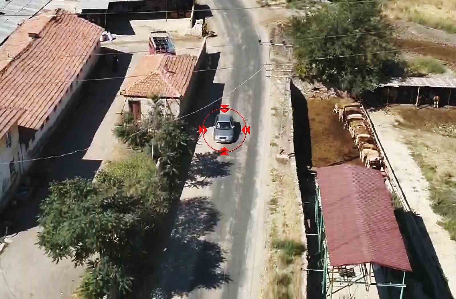 30 yıl hapis cezasıyla aranıyordu: Jandarma havadan izledi, karadan kıskıvrak yakaladı