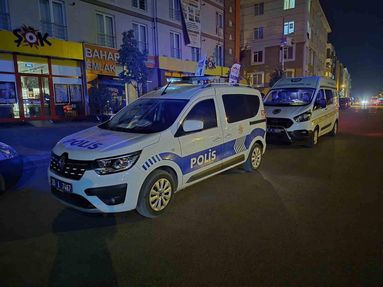 Kalp krizi geçiren şahıs ambulansta hayatını kaybetti