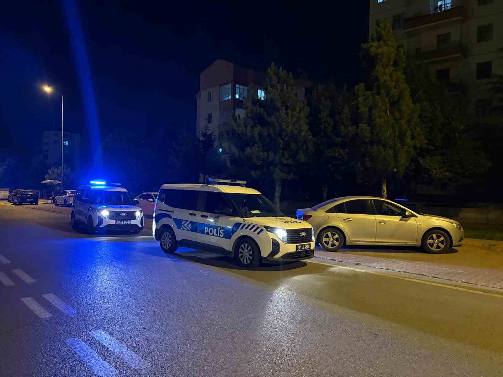 Kayseri’de komşular arası kaldırım taşlı kavga: 1 ağır yaralı