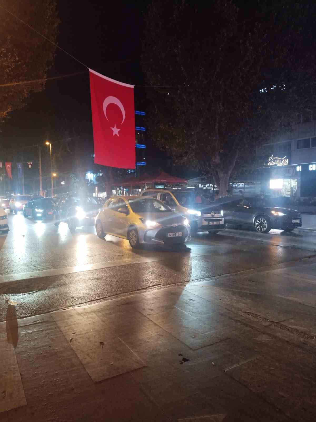 Lyon’da zafer, Bağdat Caddesi’nde büyük coşku