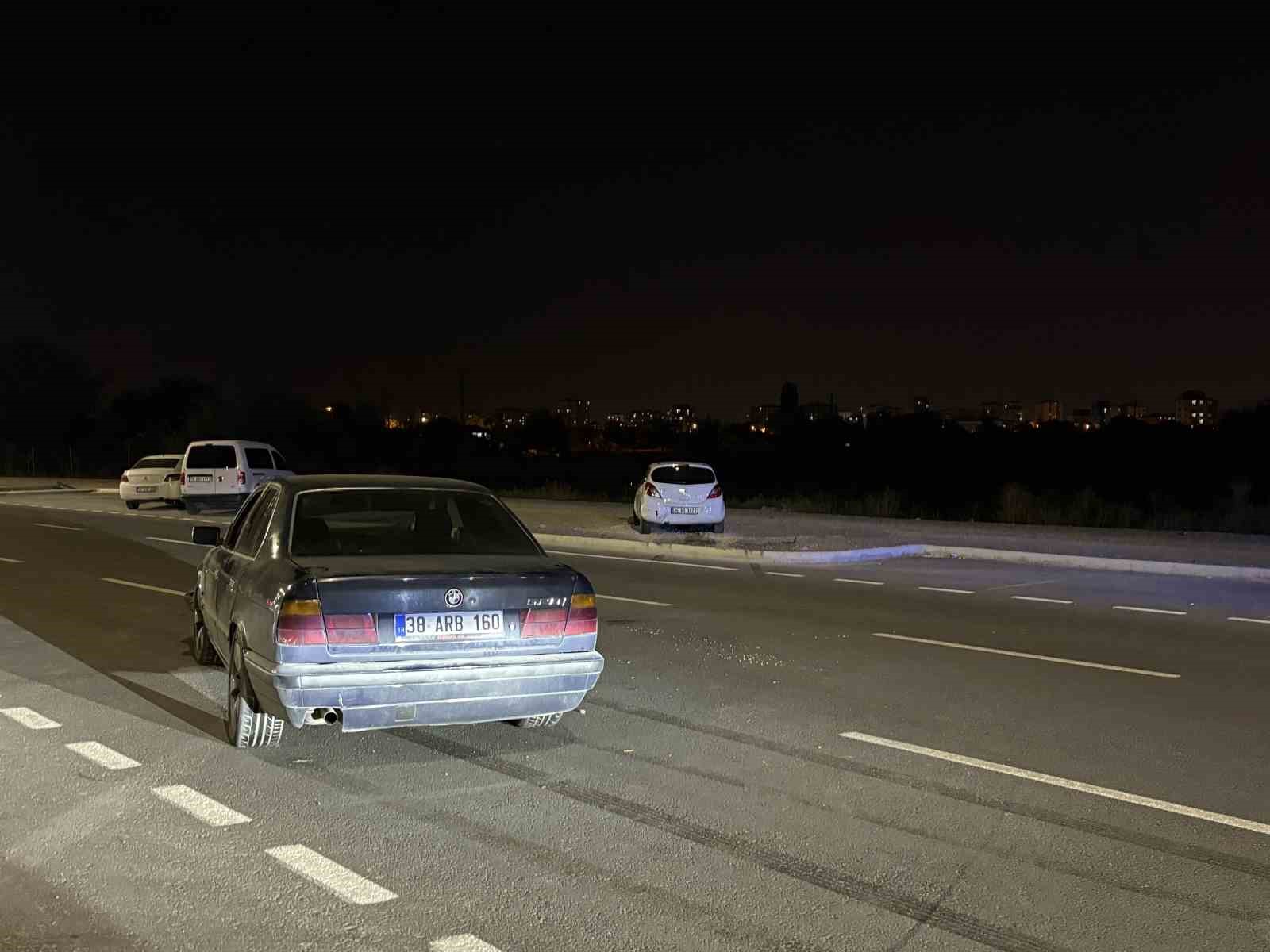 Oto tamircisi test için çıktığı otomobille kaza yaptı: 2 yaralı