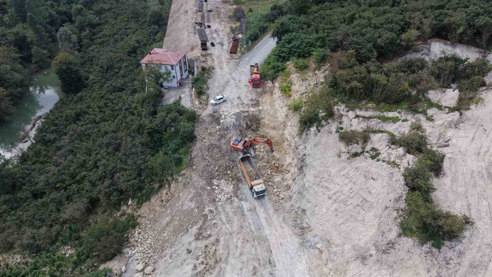 Ordu’yu İç Anadolu’ya bağlayan Akkuş-Niksar kara yolunda fore kazık çalışmaları başladı