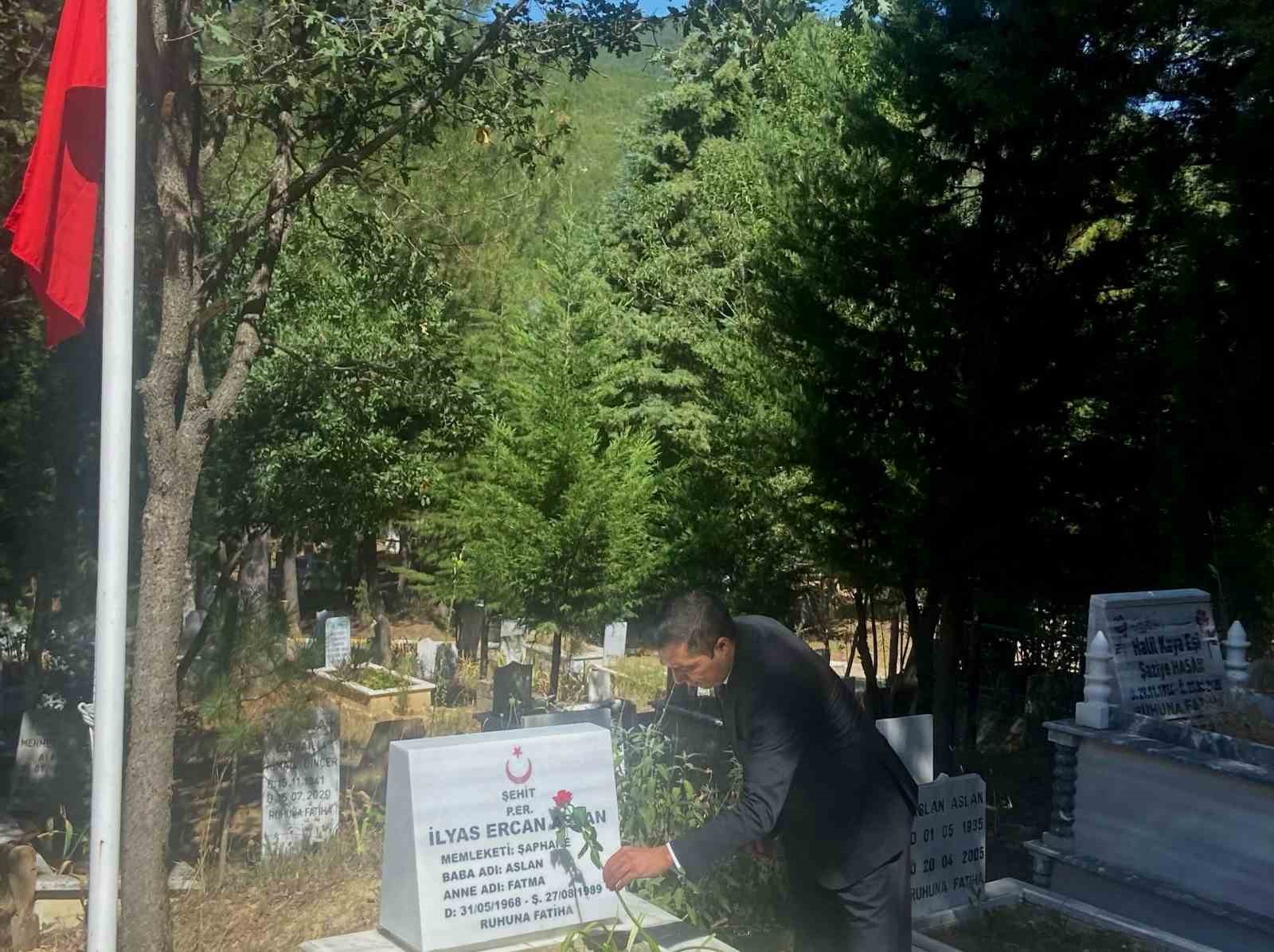 Şaphane’de şehit İlyas Ercan Aslan kabri başında anıldı
