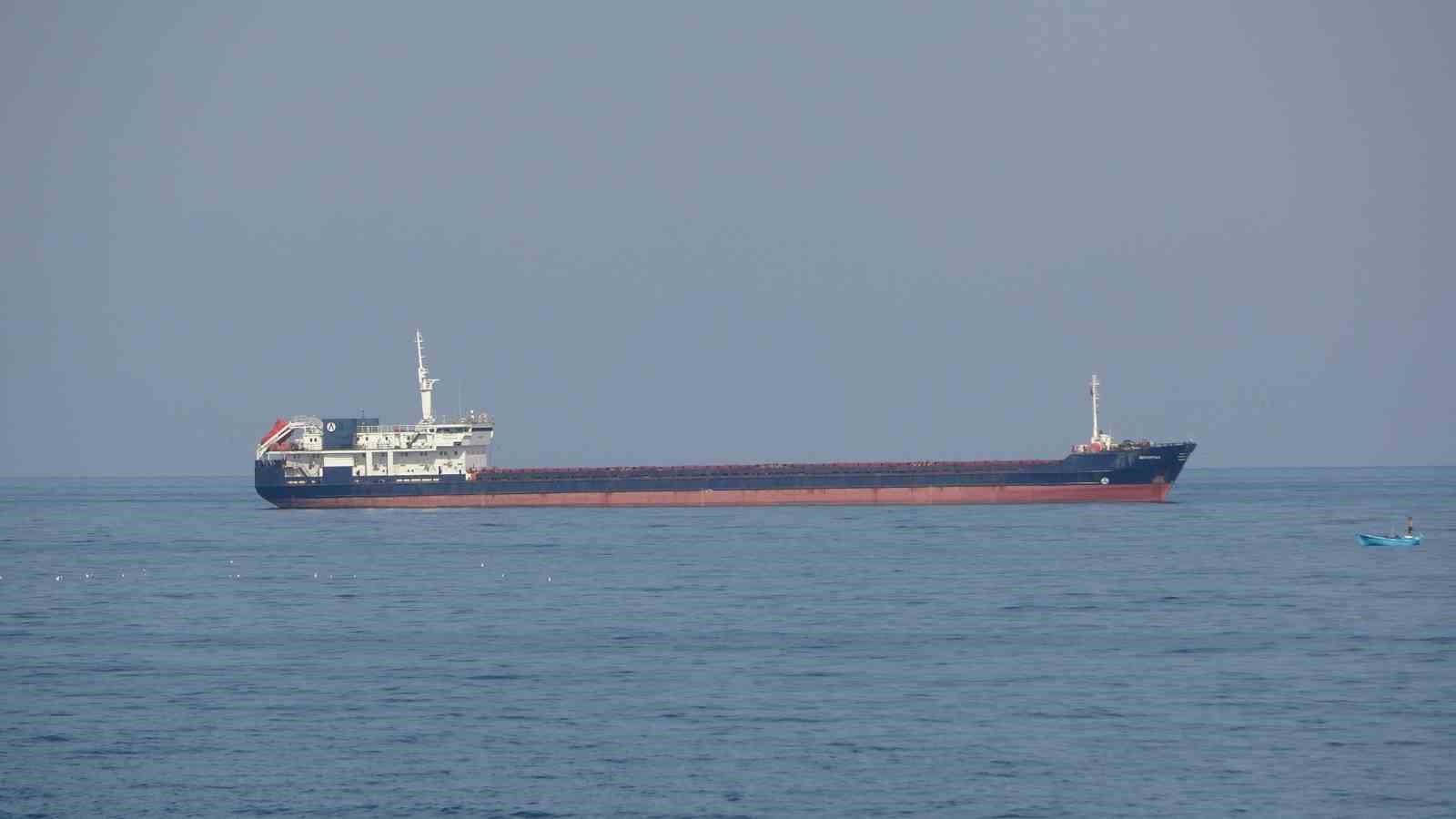 Rusya-Ukrayna savaşı deniz ticaretini vurdu: Gemiler Trabzon açıklarında bekliyor