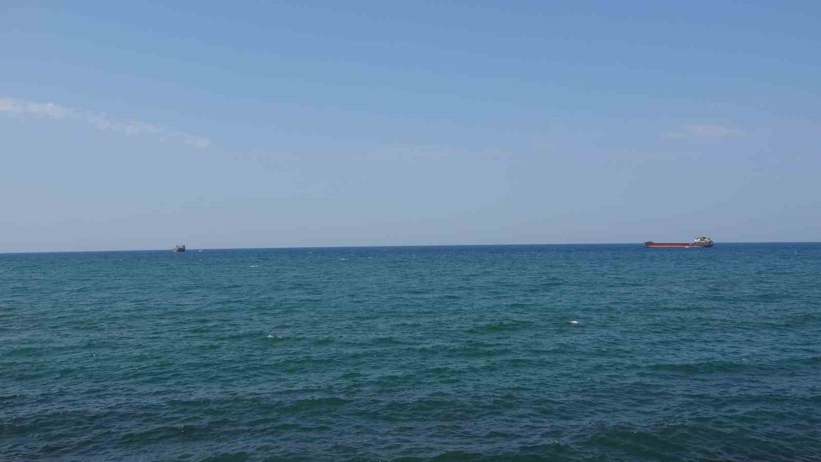 Rusya-Ukrayna savaşı deniz ticaretini vurdu: Gemiler Trabzon açıklarında bekliyor
