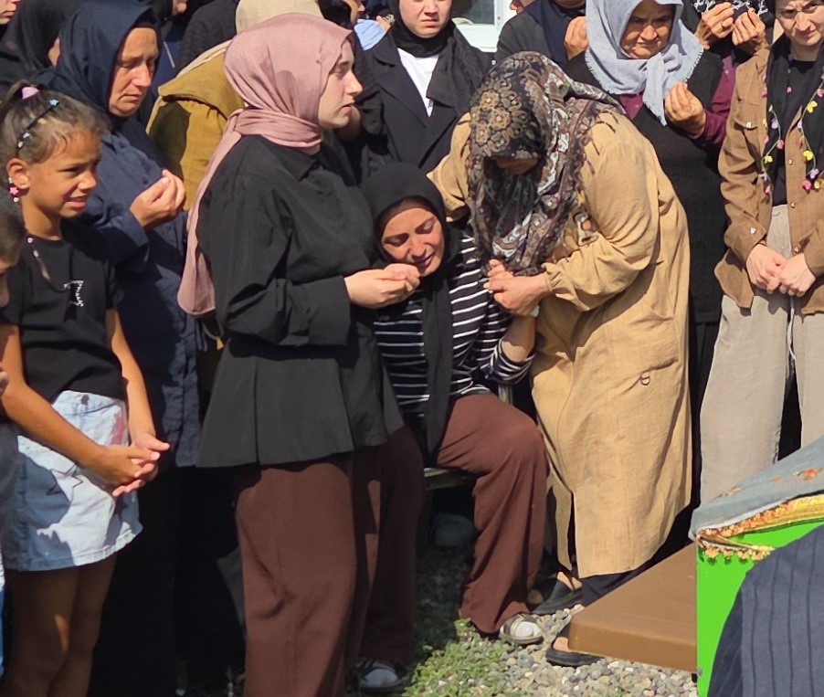 Kazada hayatını kaybeden 18 yaşındaki kız, son yolculuğuna uğurlandı