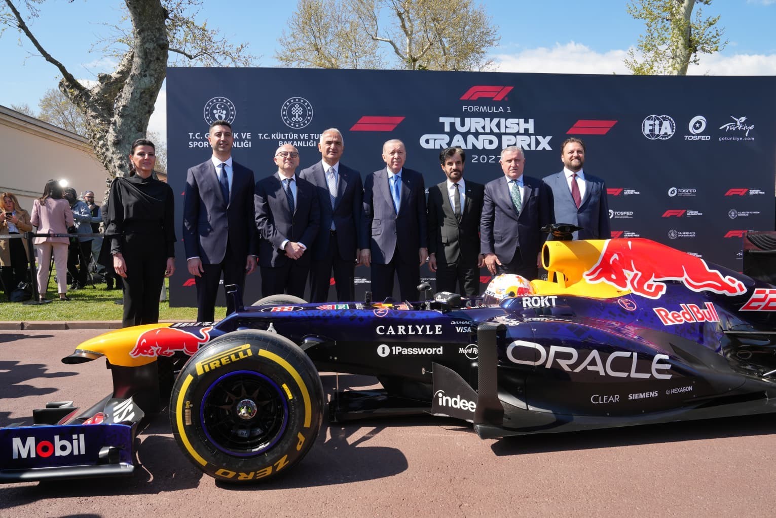 Bakan Ersoy müjdeyi verdi: İstanbul Park 2031’e kadar F1 takviminde