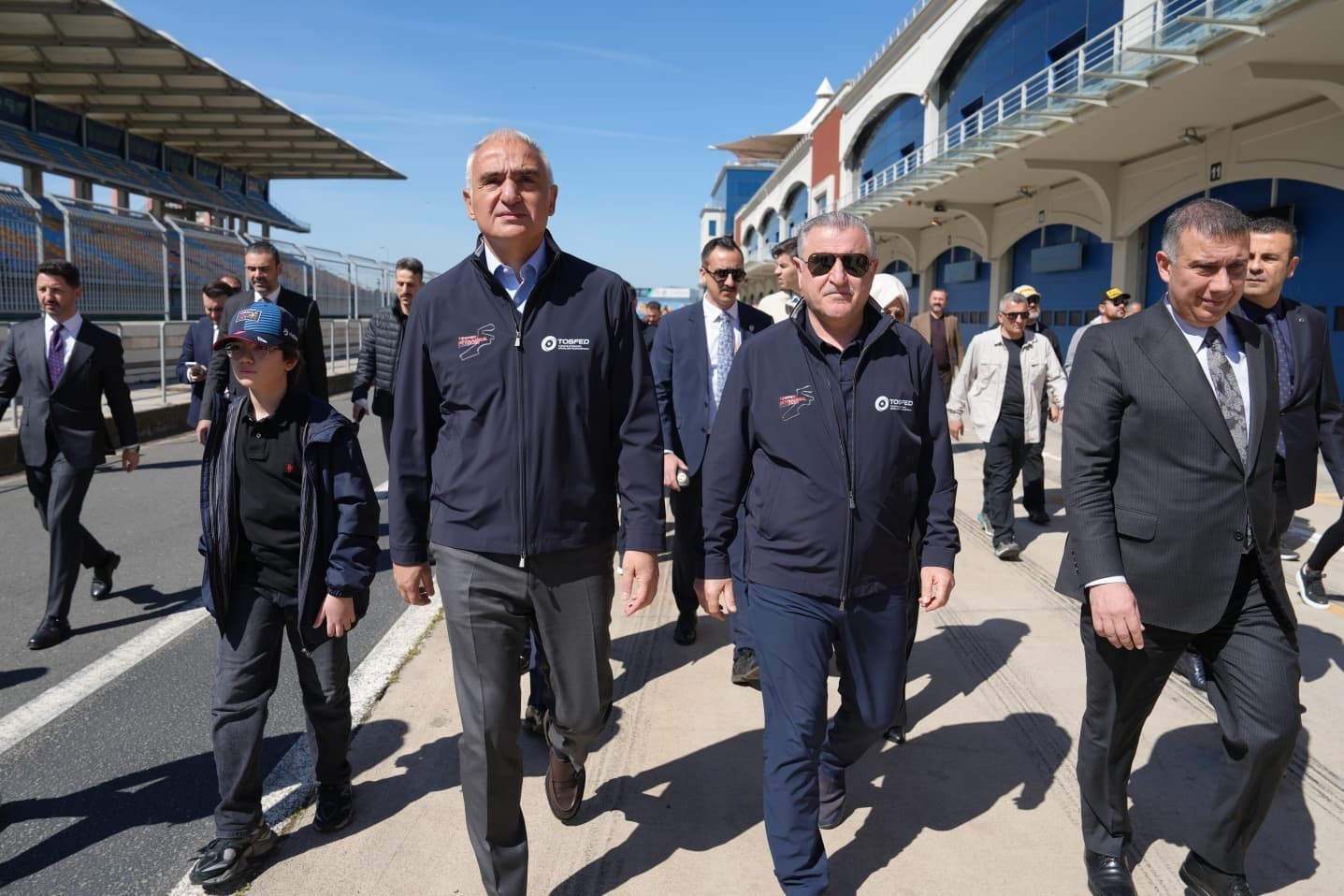Bakan Ersoy müjdeyi verdi: İstanbul Park 2031’e kadar F1 takviminde