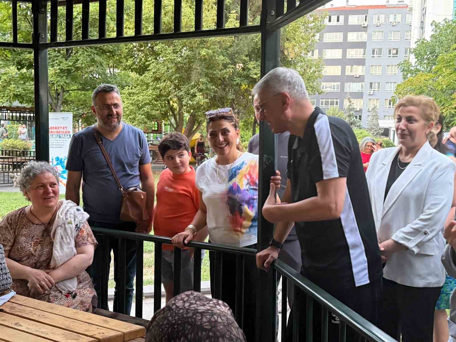 Bakan Memişoğlu, vatandaşlarla birlikte egzersiz yaptı