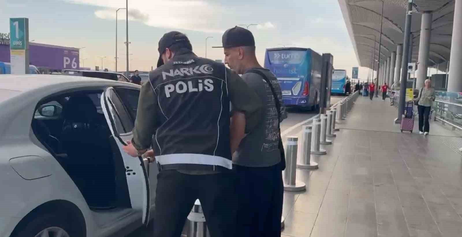 Manifest grubunun kurucusu ve menajeri Tolga Akış gözaltına alındı