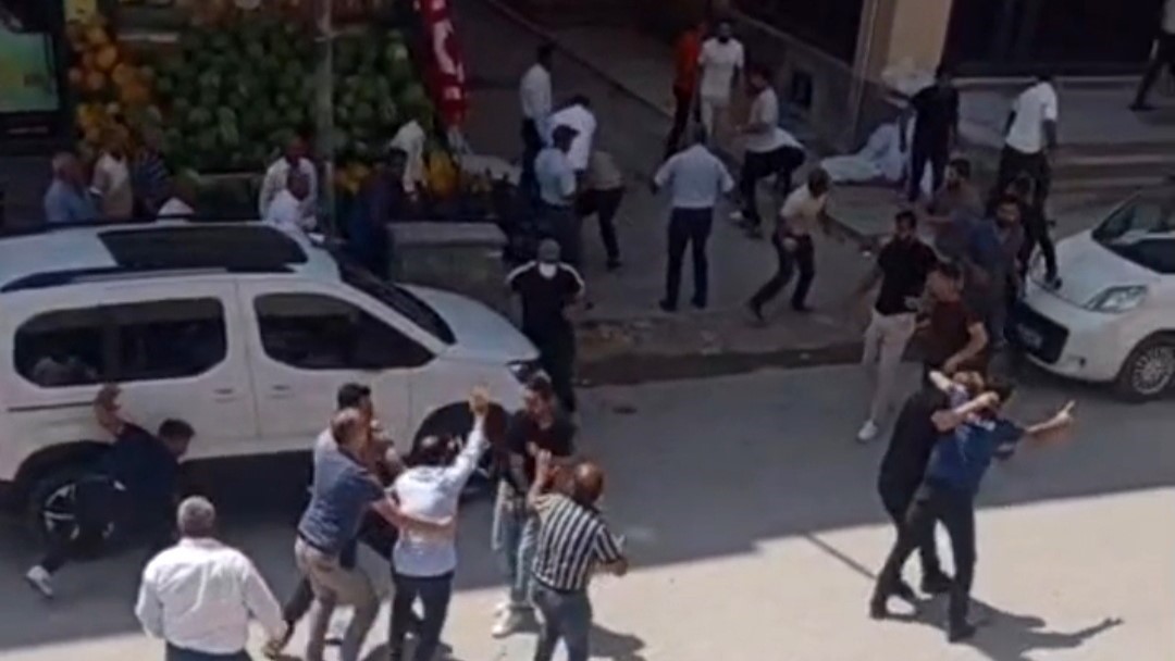 Van’daki kavgada ağır yaralanan genç yaşam mücadelesini kaybetti