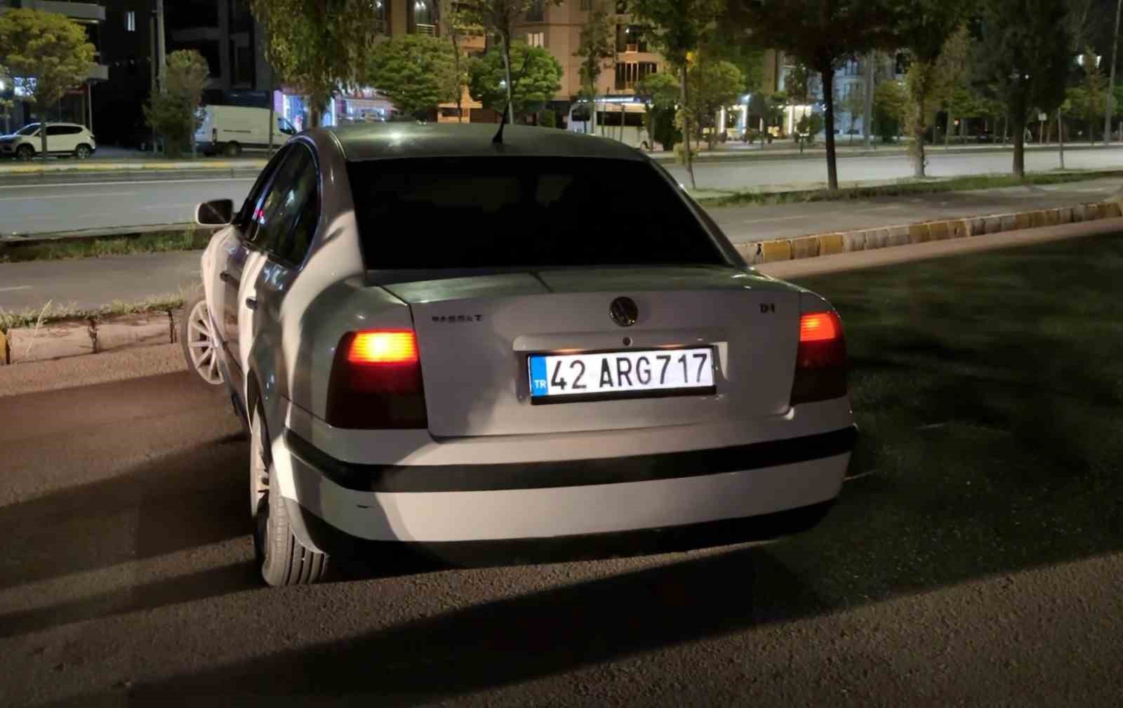 Yol ortasında araç içinde sızıp kaldı, ekipleri alarma geçirdi