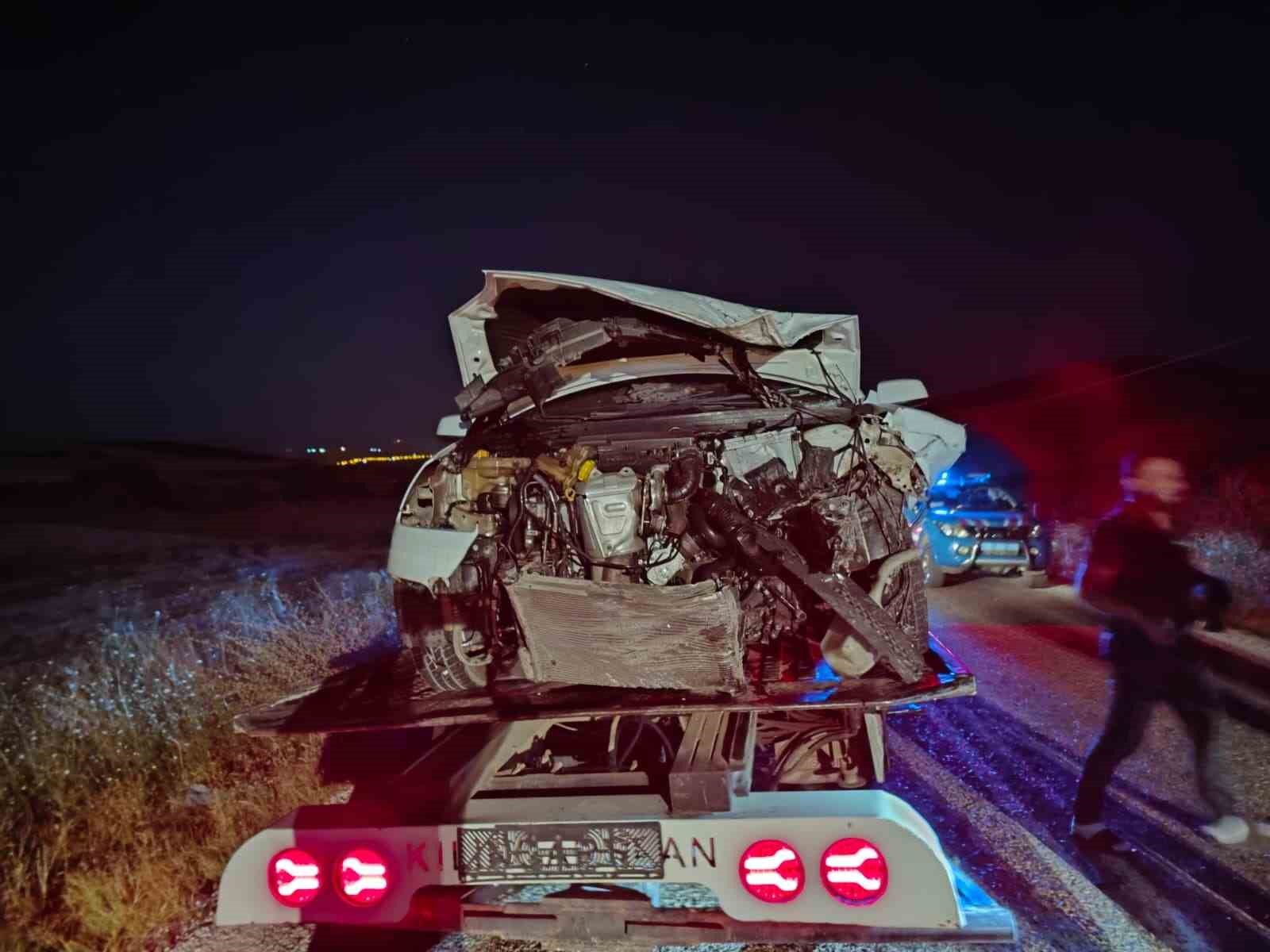 Isparta’da iki otomobil çarpıştı: 3 yaralı