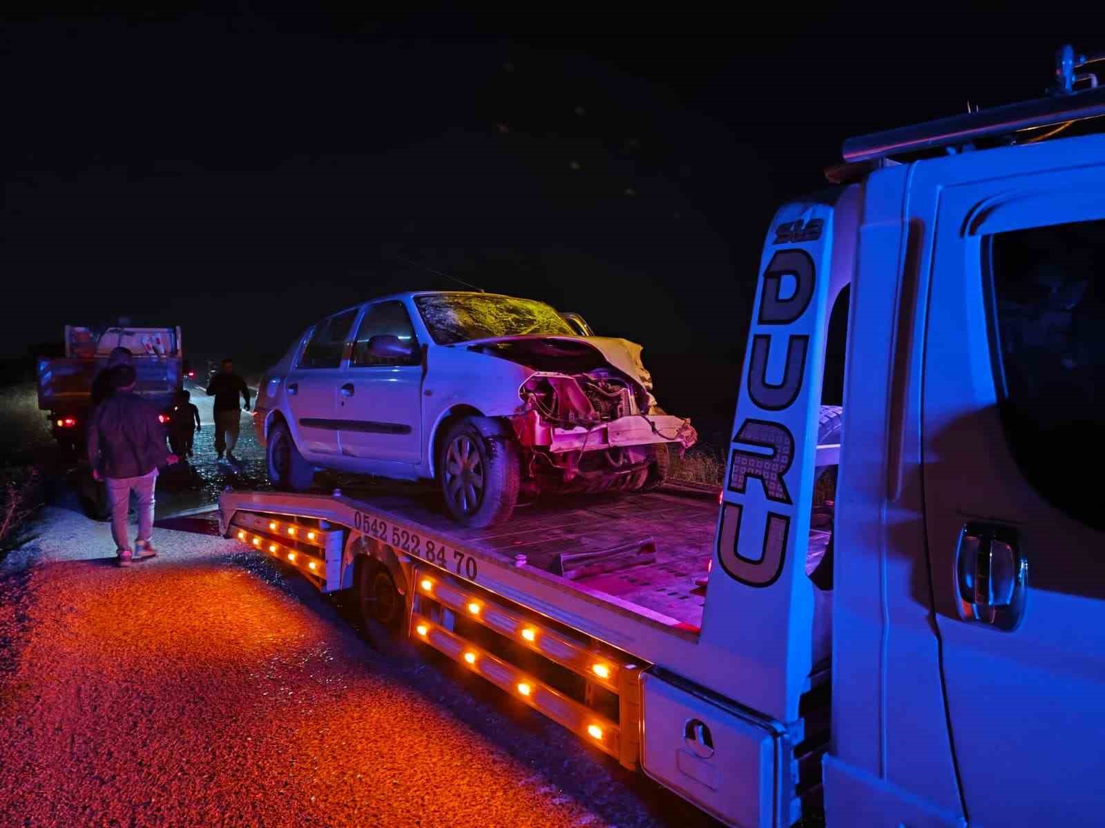 Isparta’da iki otomobil çarpıştı: 3 yaralı