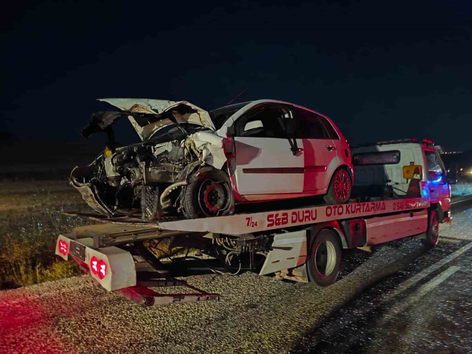 Isparta’da iki otomobil çarpıştı: 3 yaralı