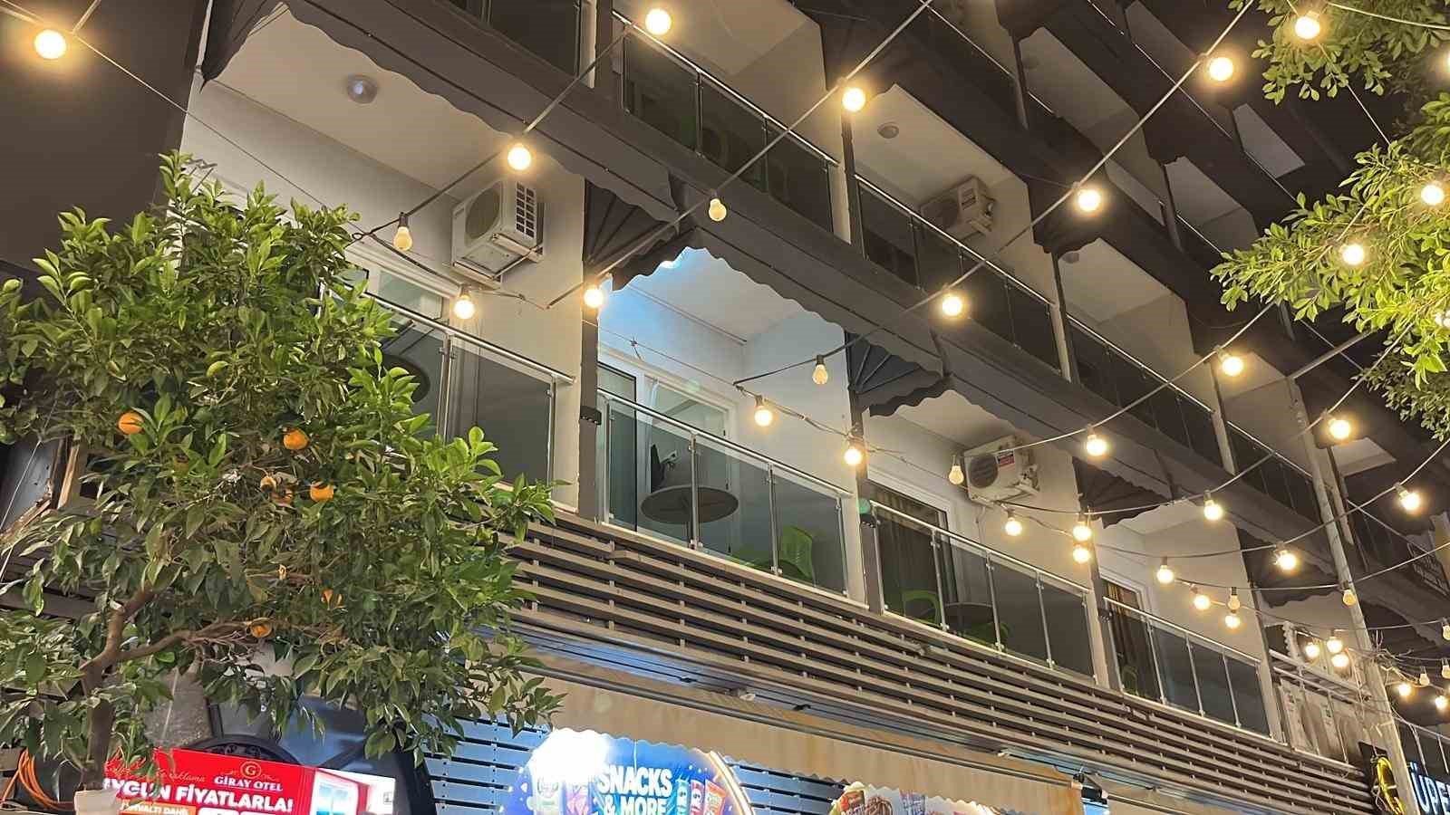 Haber alınamayan İsveçli turist, otel odasında ölü bulundu