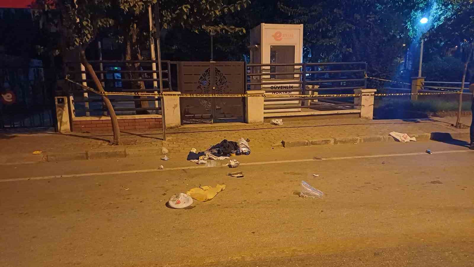 Durakta bulunan şüpheli çanta ekipleri harekete geçirdi