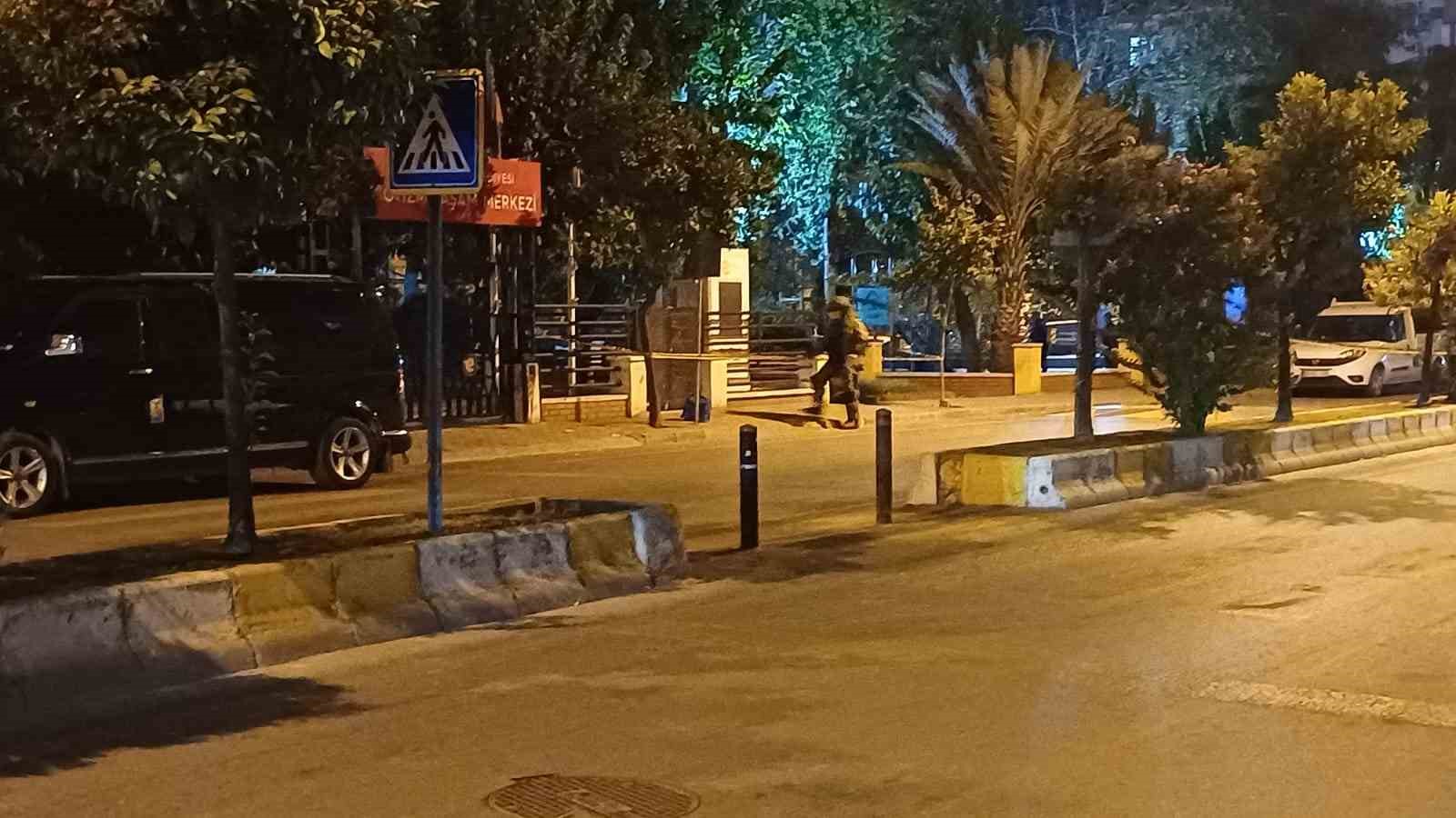 Durakta bulunan şüpheli çanta ekipleri harekete geçirdi