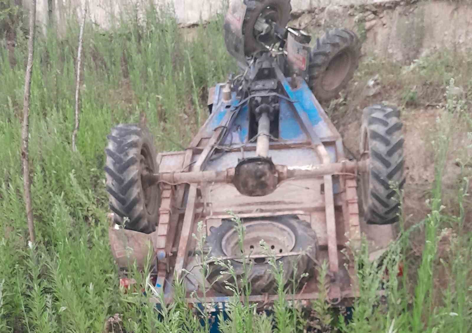 Seyir halinde kilitlenen patpatla kaza yaptı: 1 yaralı