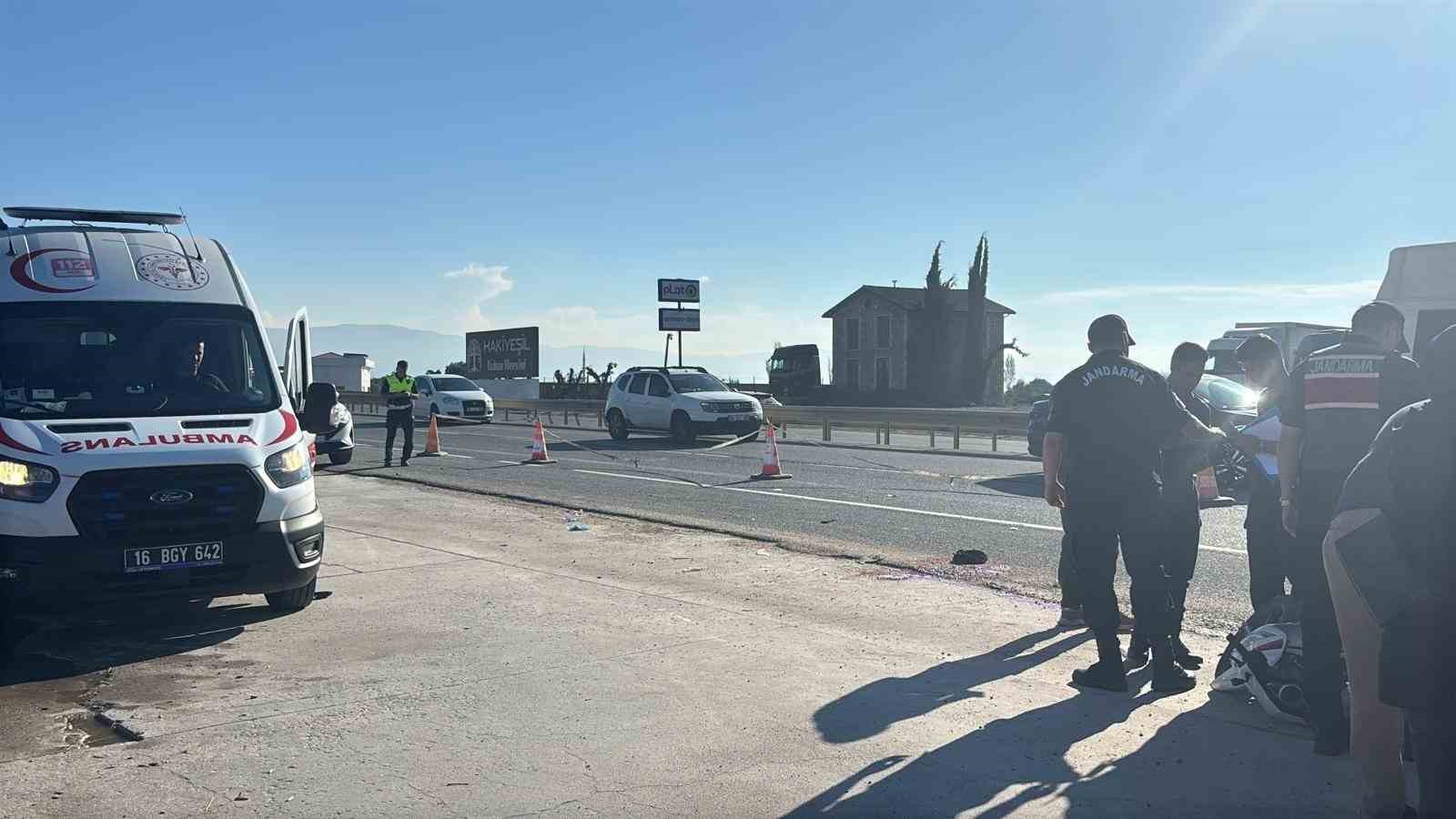 Bursa’da motosikletteki 2 kişi ölümden böyle döndü