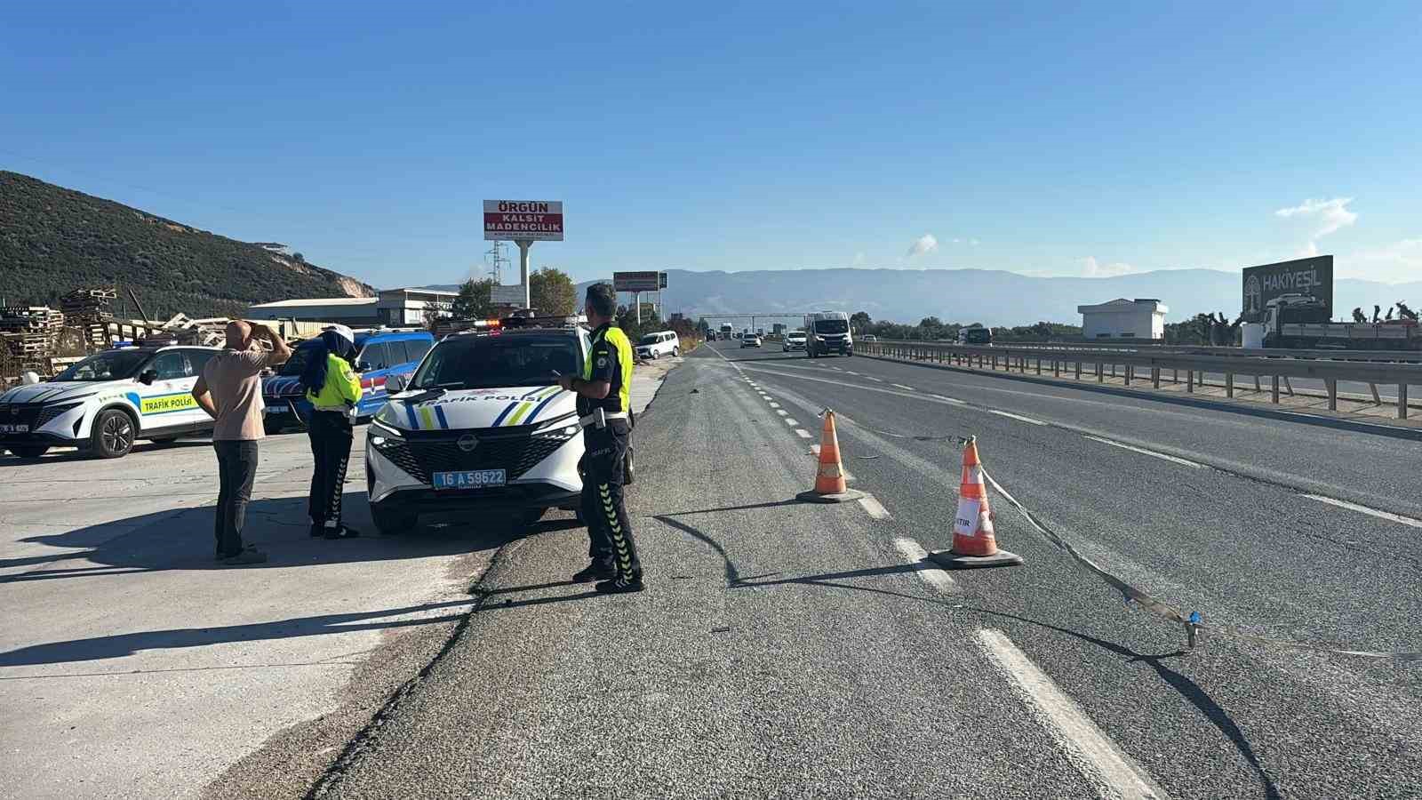 Bursa’da motosikletteki 2 kişi ölümden böyle döndü