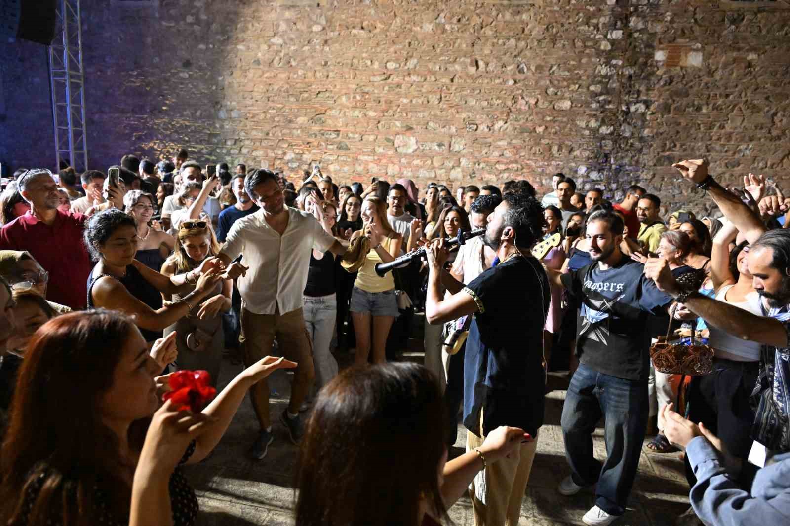 Tarihi Yeni Han’da müzik şöleni
