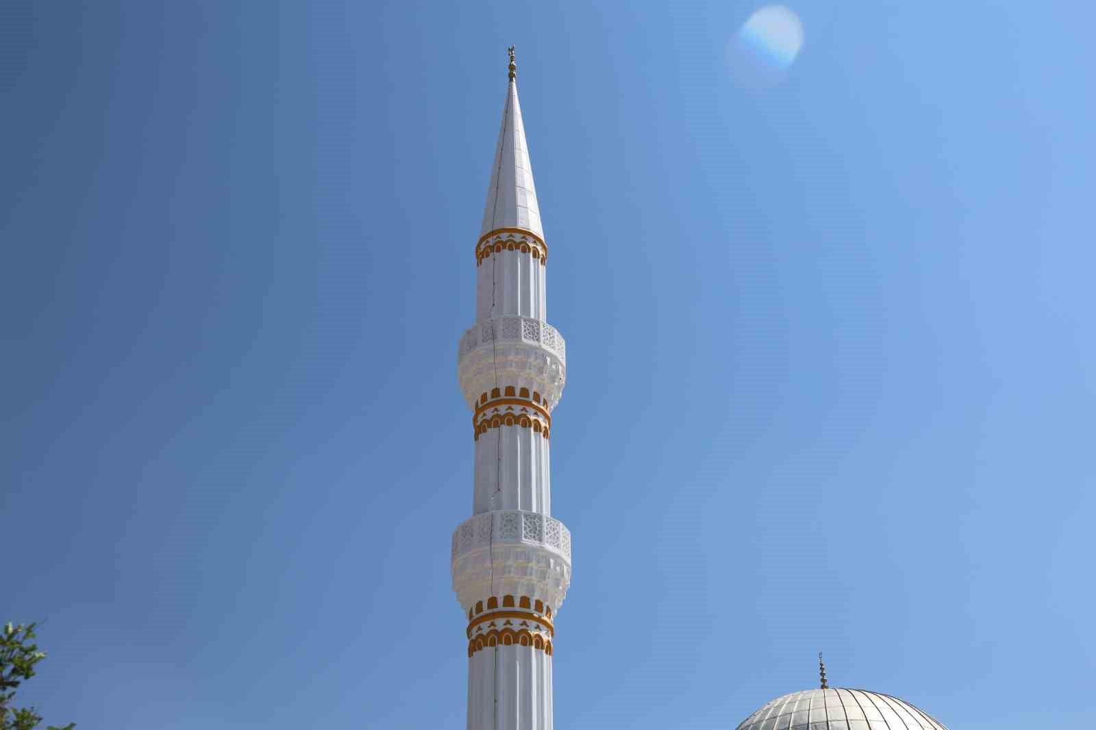 Yıldırımın yıktığı minare yeniden inşa edildi
