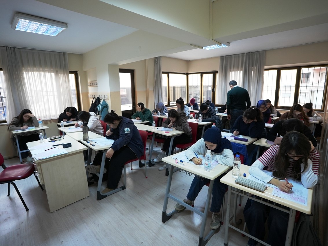 Gençlerin üniversite yolculuğunda Denizli Büyükşehir desteği